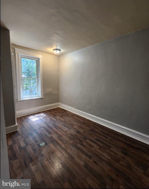 1942 S Ithan Street - Photo 2