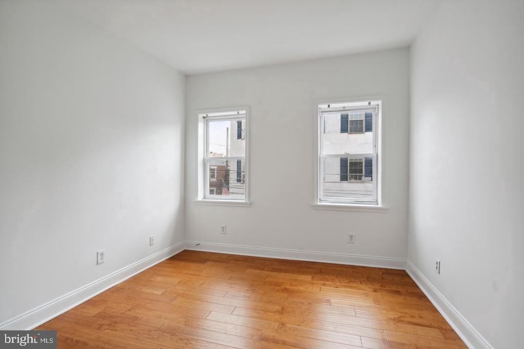 1563 E Hewson Street - Photo 9