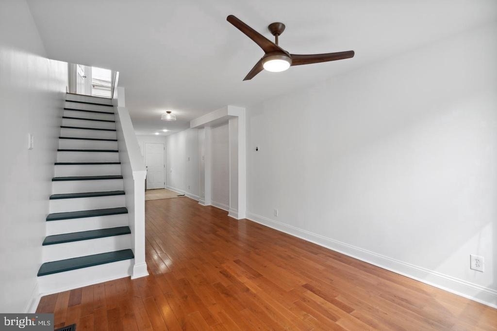 1563 E Hewson Street - Photo 3