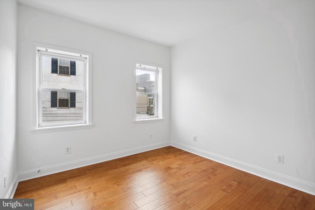 1563 E Hewson Street - Photo 1