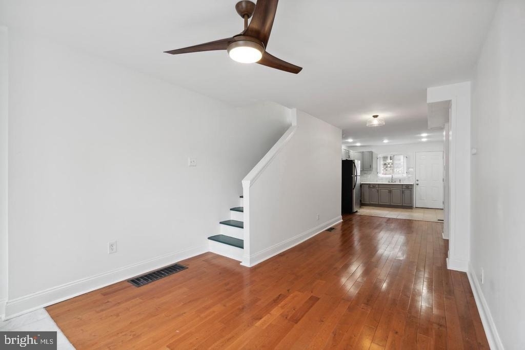 1563 E Hewson Street - Photo 4