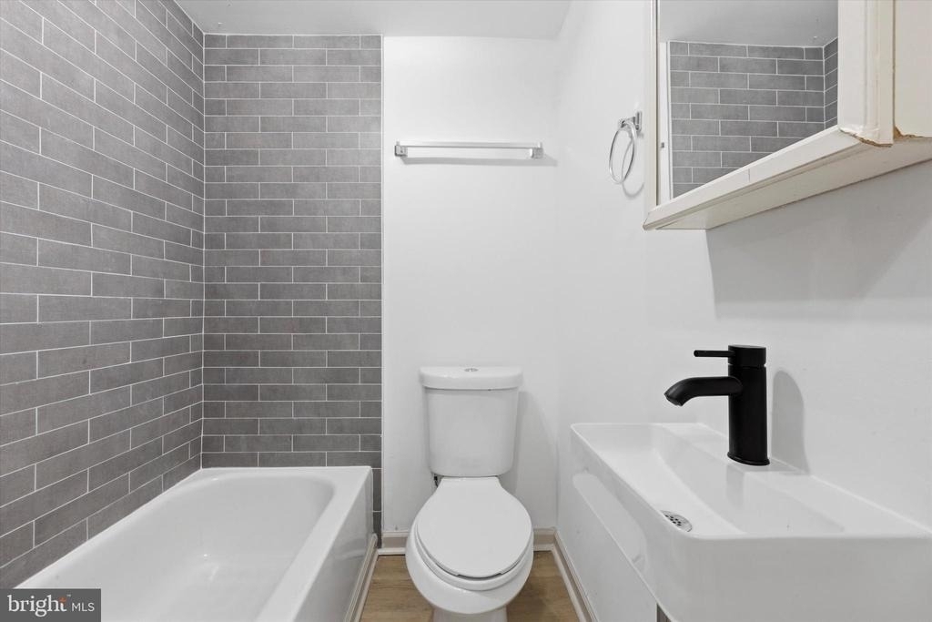 907 Belmont Avenue - Photo 3