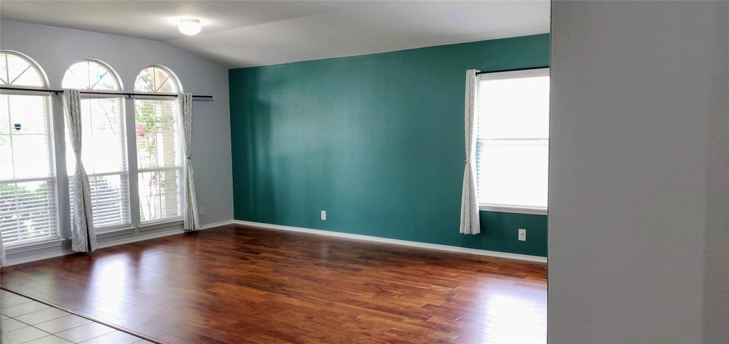 309 Riverine Way - Photo 3