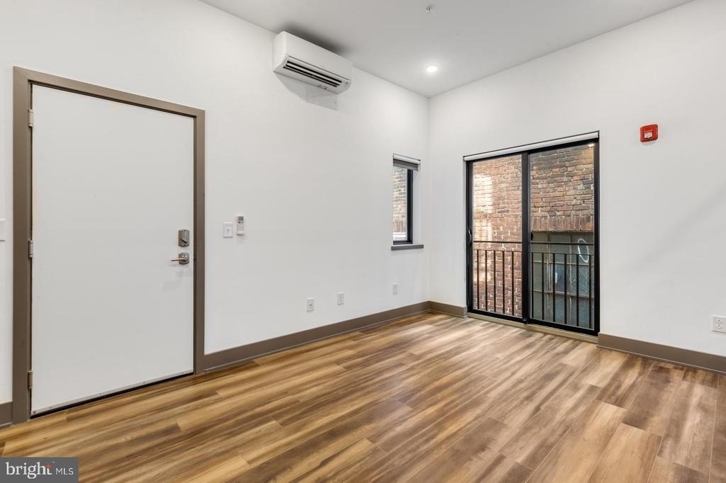 1935 E Hazzard Street - Photo 2