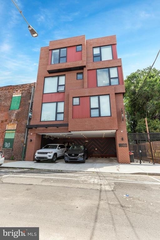 1935 E Hazzard Street - Photo 17
