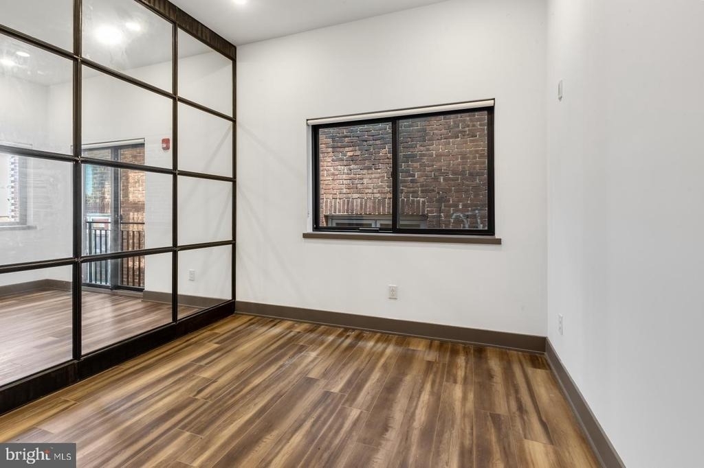 1935 E Hazzard Street - Photo 10