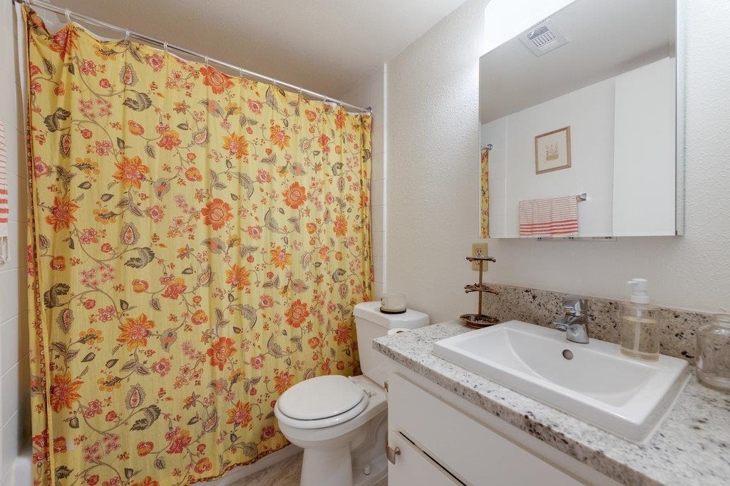 304 E 34th St - Photo 13