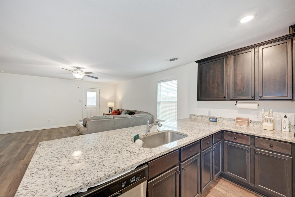 132 Maywood Ln - Photo 12