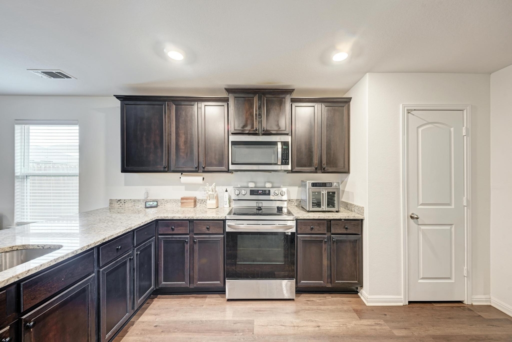 132 Maywood Ln - Photo 13