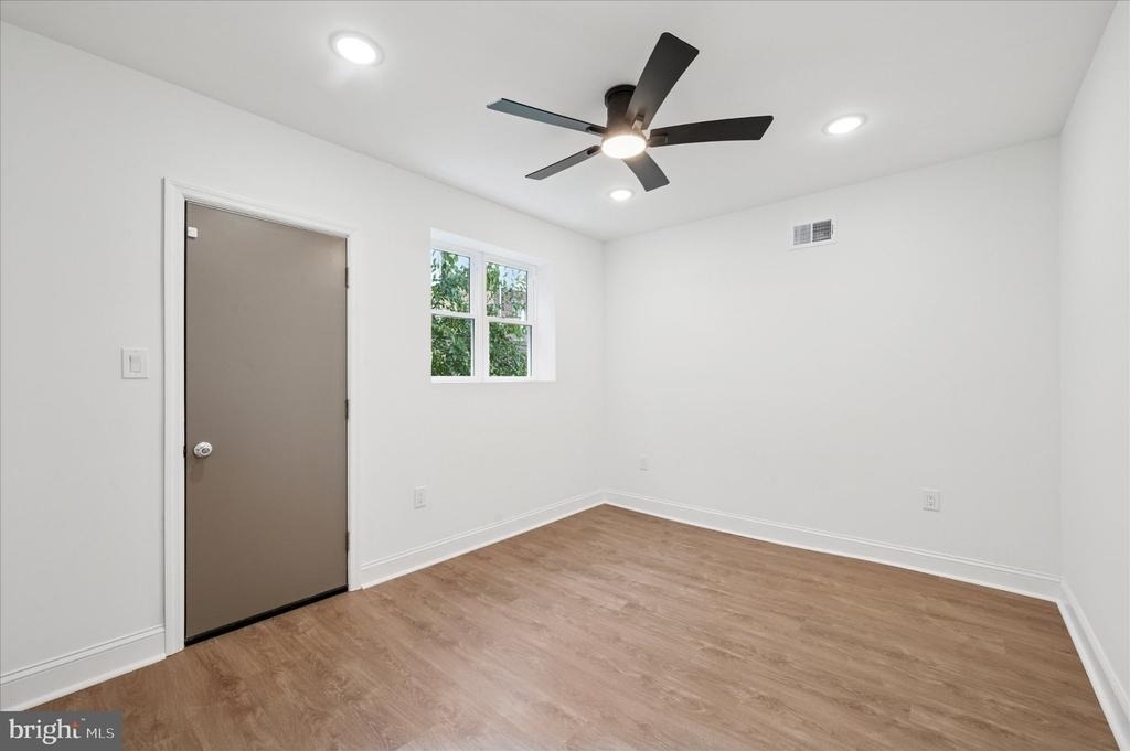 2534 S 61st Street - Photo 9
