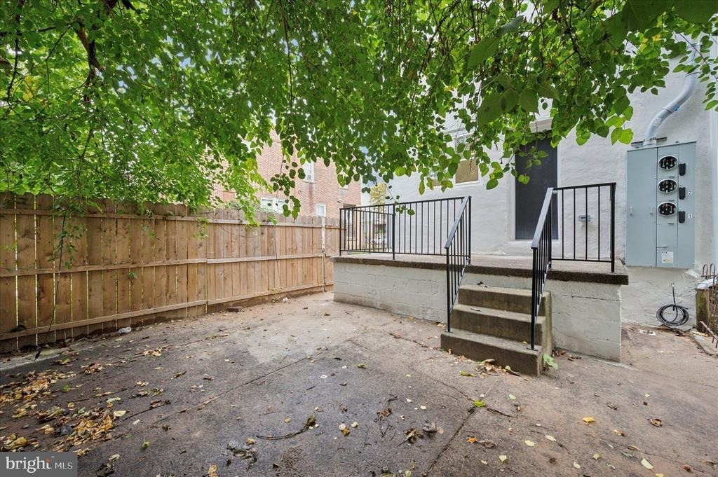 2534 S 61st Street - Photo 16