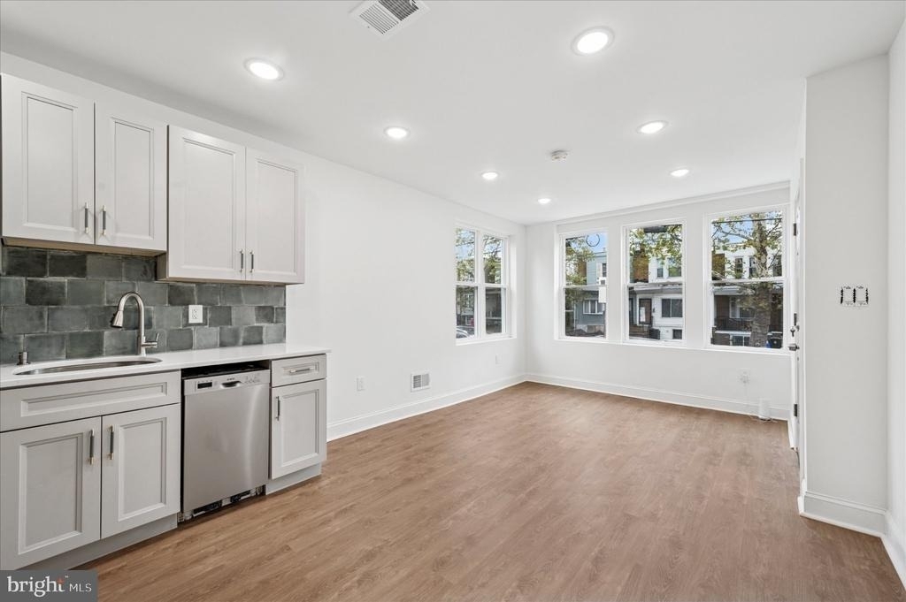 2534 S 61st Street - Photo 7