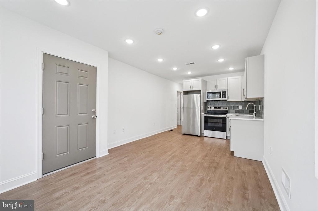 2534 S 61st Street - Photo 2