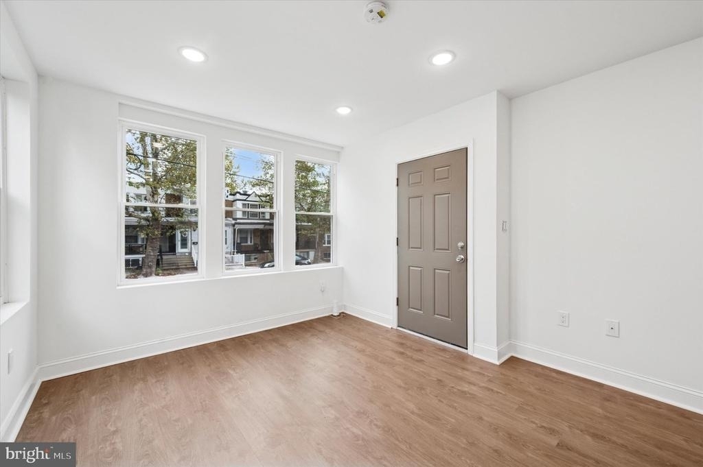 2534 S 61st Street - Photo 3