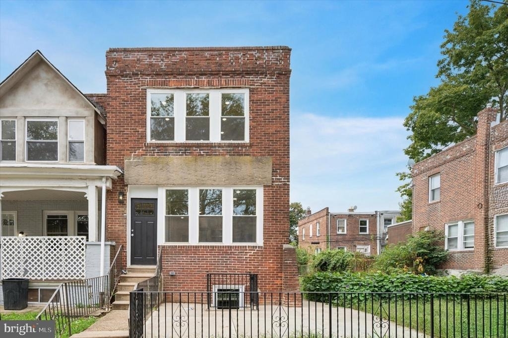 2534 S 61st Street - Photo 0