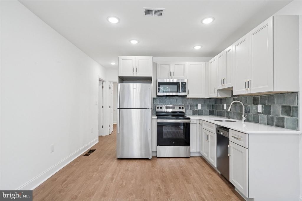 2534 S 61st Street - Photo 6