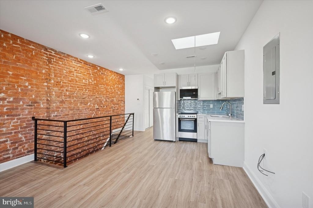 5644 Blakemore Street - Photo 2