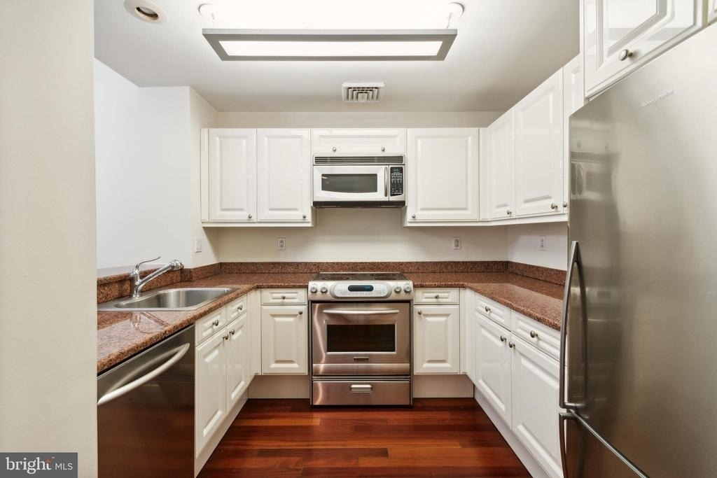 1500 Chestnut Street - Photo 12