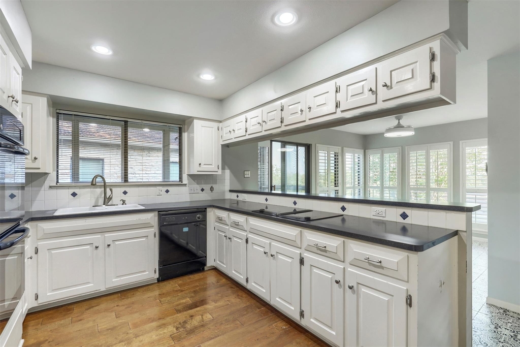 208 Crescent Blf - Photo 7