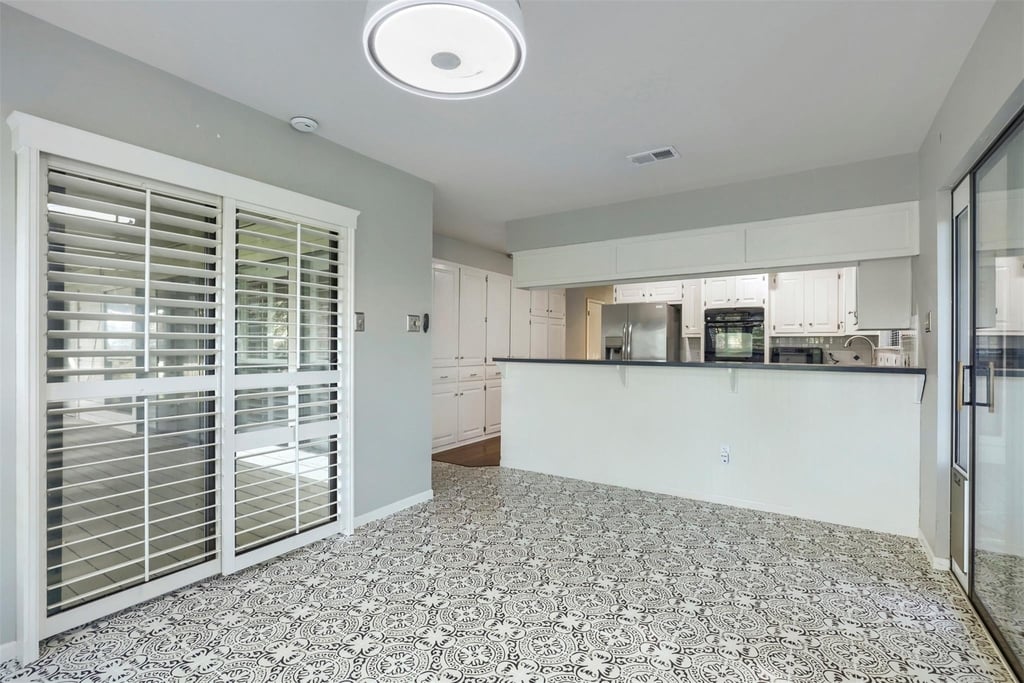 208 Crescent Blf - Photo 9