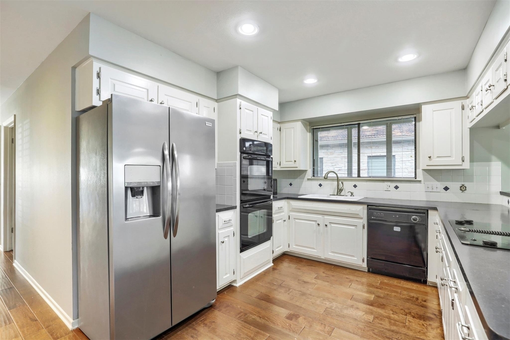 208 Crescent Blf - Photo 8