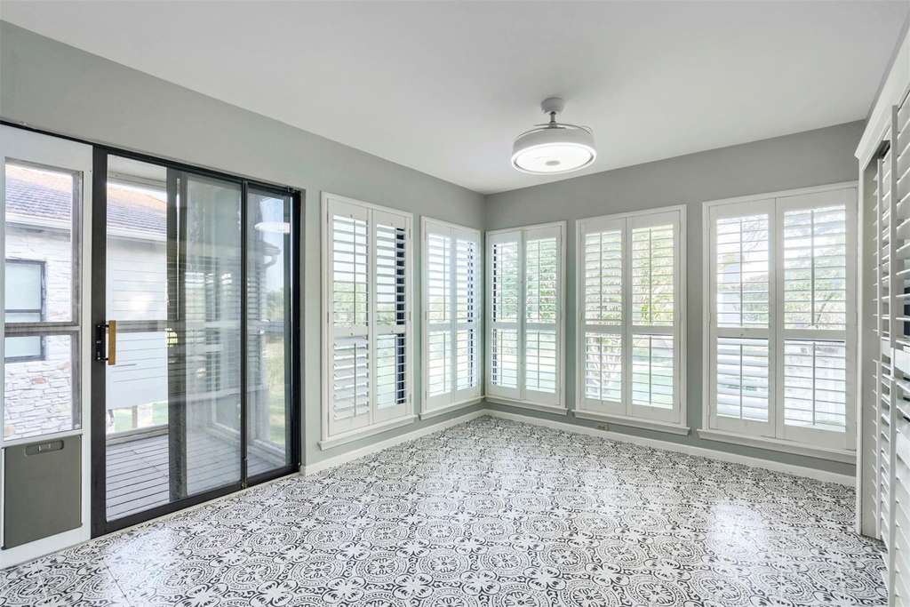 208 Crescent Blf - Photo 10