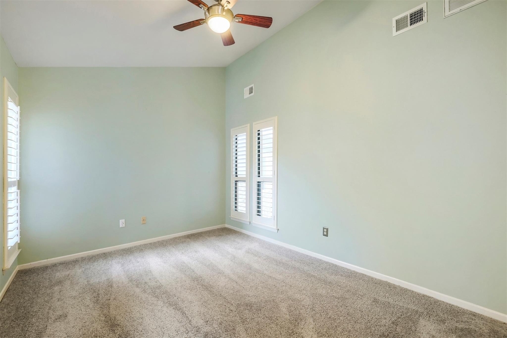 208 Crescent Blf - Photo 18