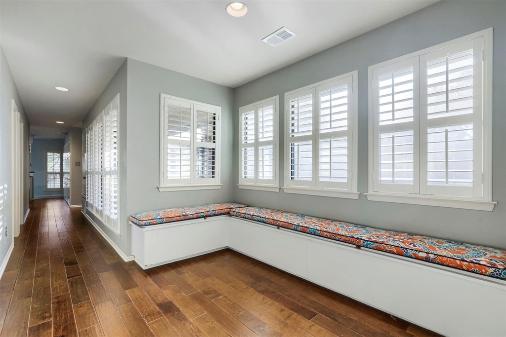 208 Crescent Blf - Photo 6