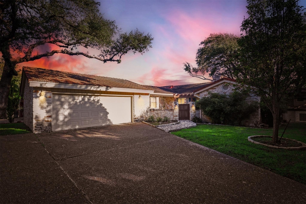 208 Crescent Blf - Photo 0