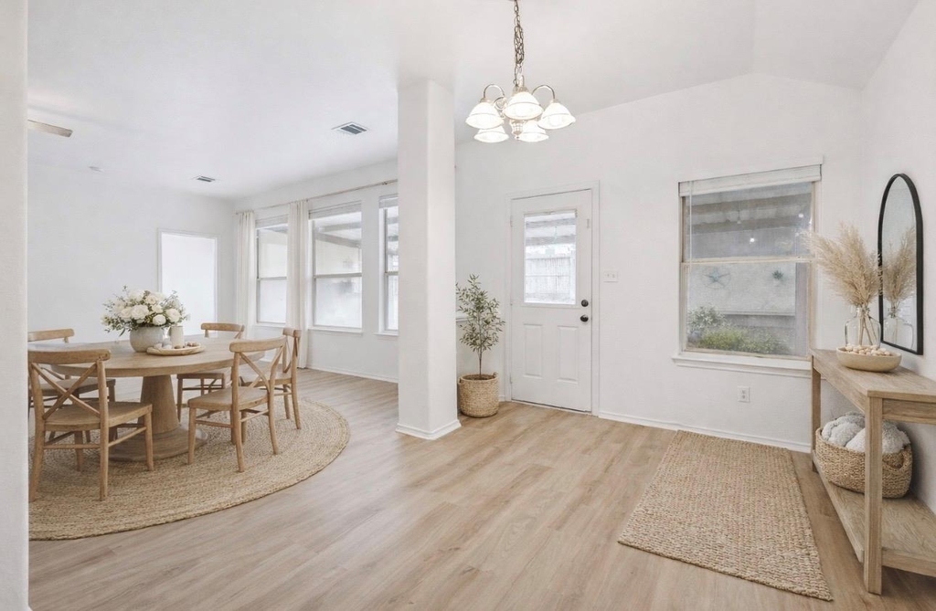 1611 Sunnycrest Cir - Photo 1