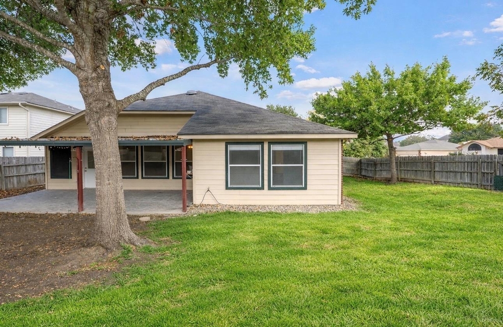 1611 Sunnycrest Cir - Photo 17