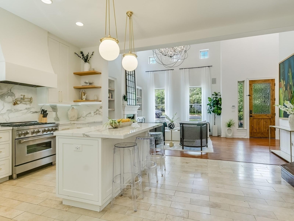 809 Kinney Ave - Photo 4
