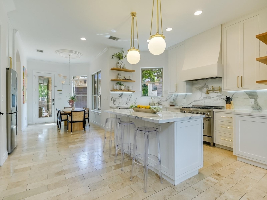 809 Kinney Ave - Photo 5