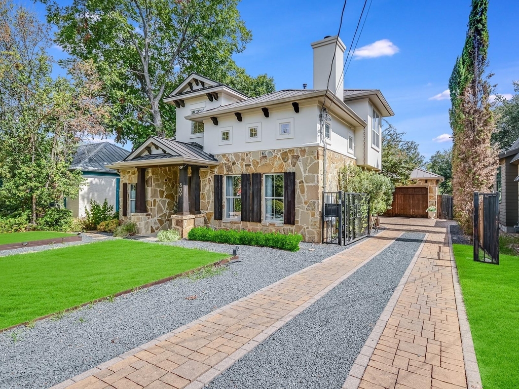 809 Kinney Ave - Photo 1