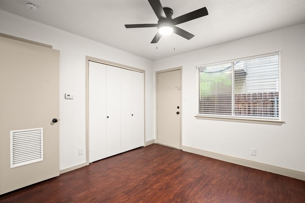 1010 W 23rd St - Photo 6