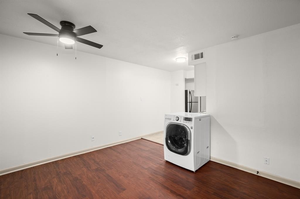 1010 W 23rd St - Photo 4
