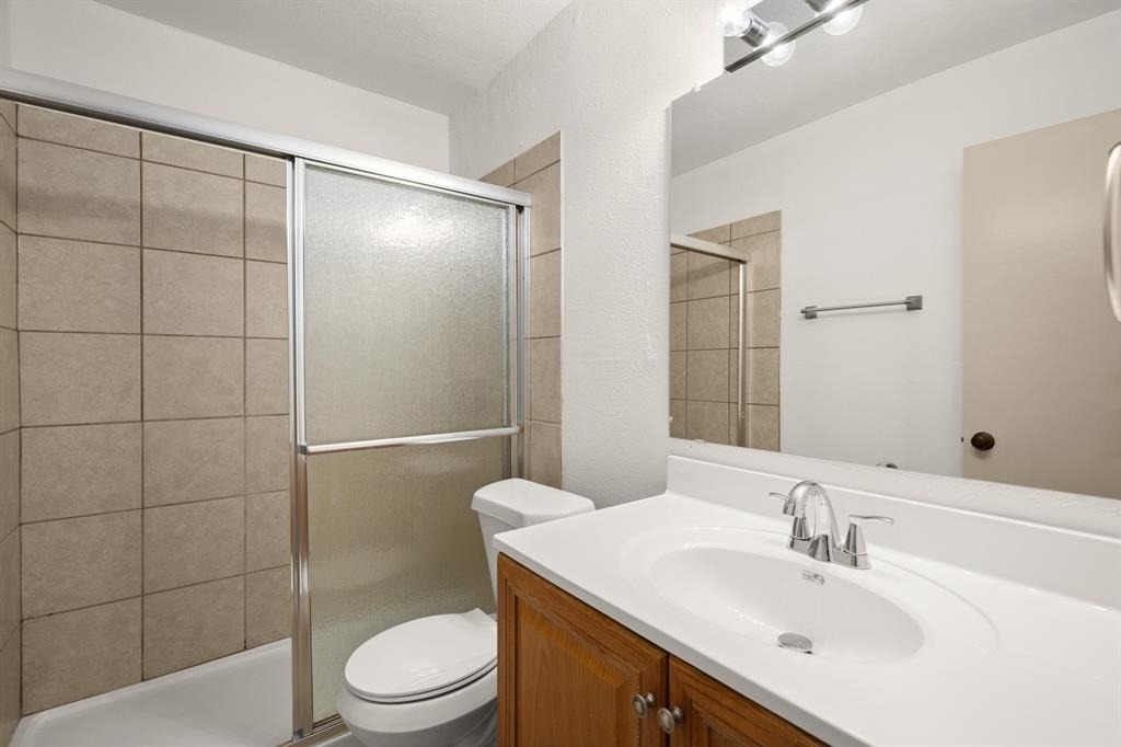 1010 W 23rd St - Photo 8
