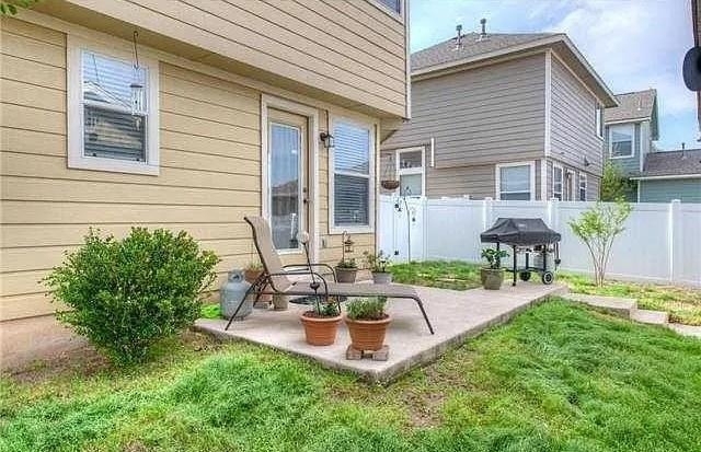 1716 Lost Maples Loop - Photo 6
