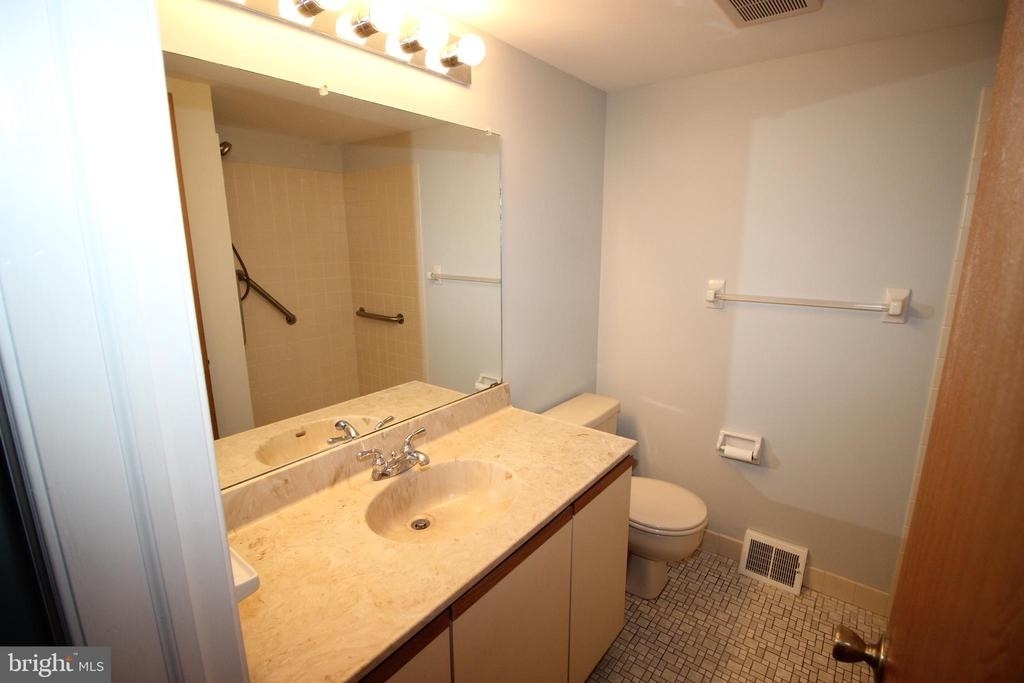 11 Belmont Station - Photo 7