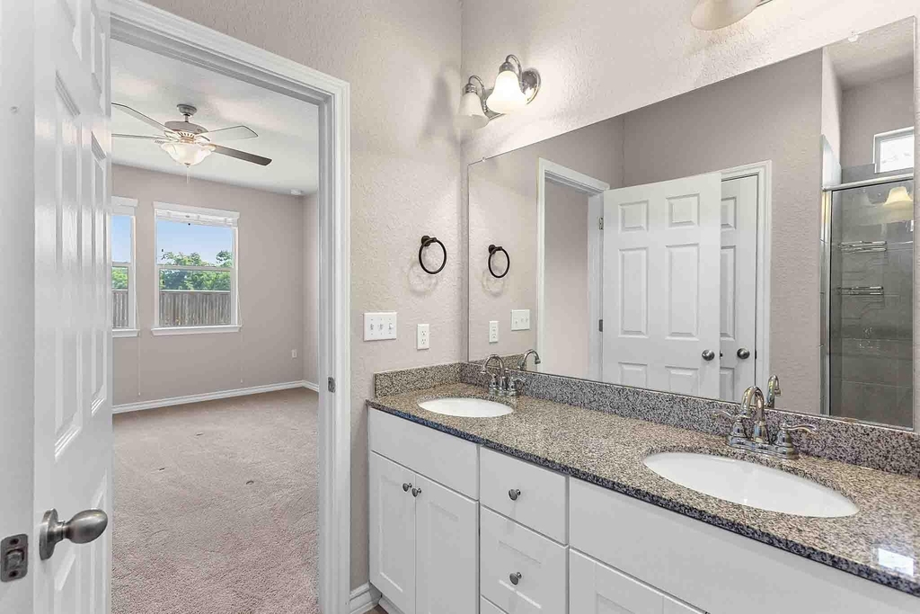 11724 Saddle Rock Dr - Photo 14