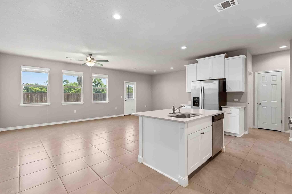 11724 Saddle Rock Dr - Photo 3