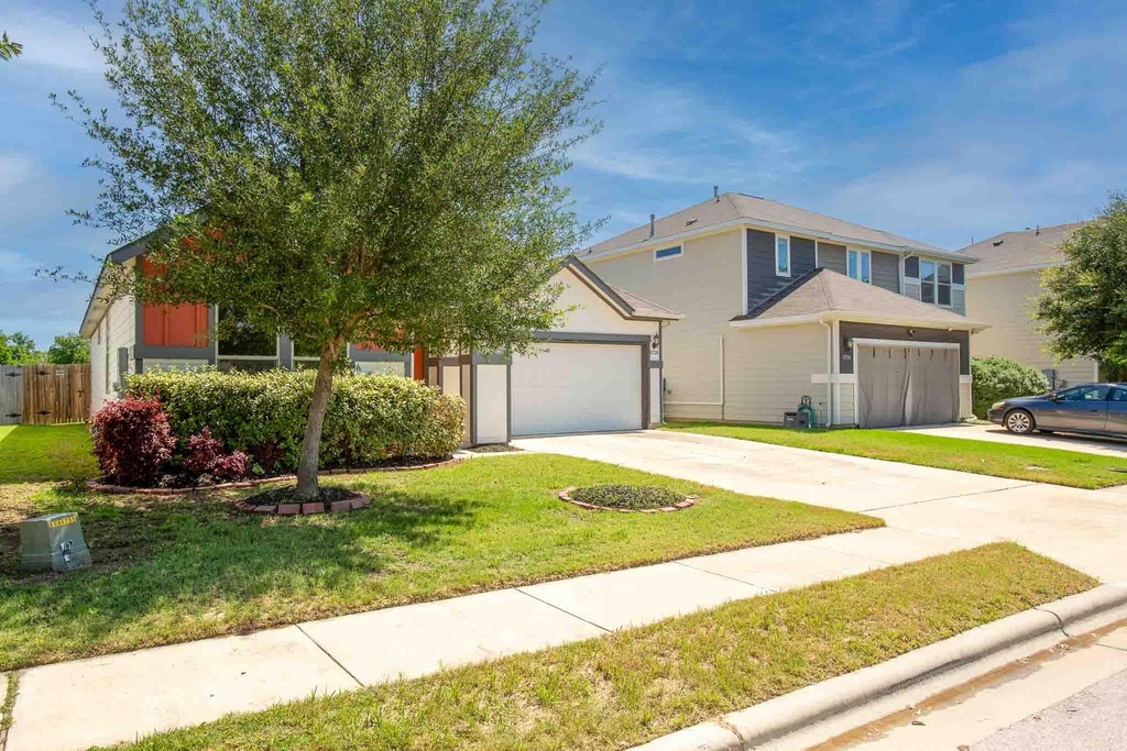 11724 Saddle Rock Dr - Photo 2