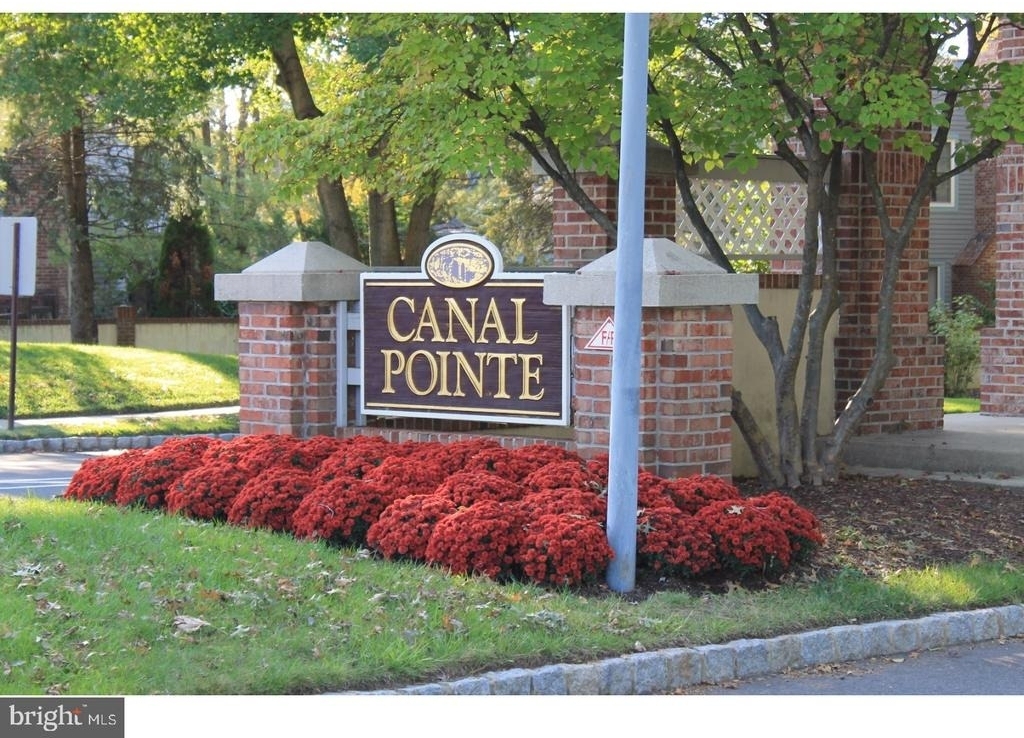 103 Claridge Court - Photo 1