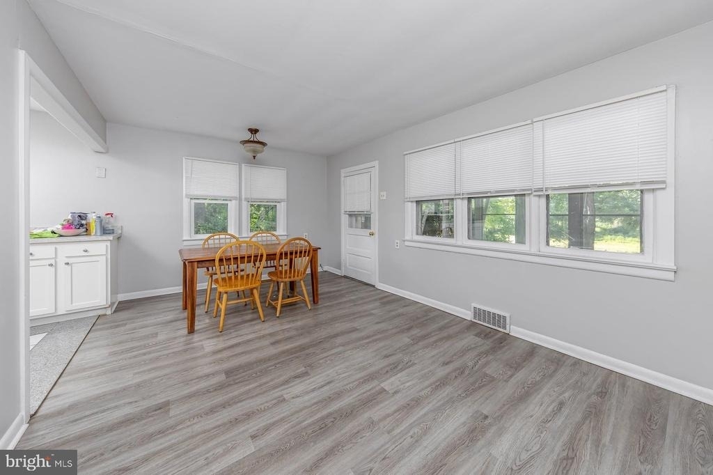 1100 Woodlawn Avenue - Photo 4