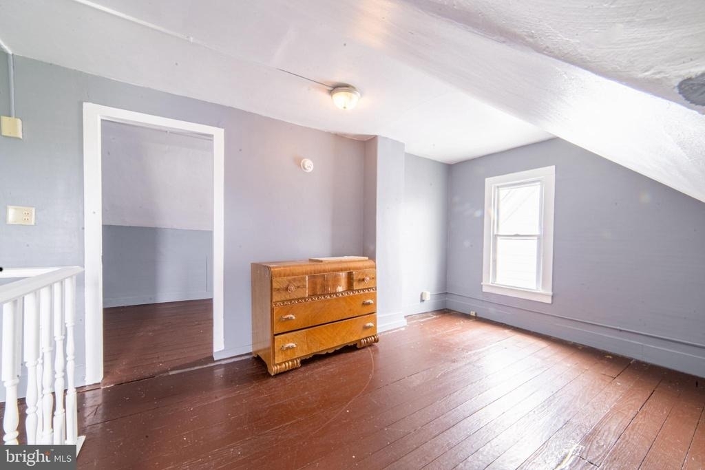 351 N Laurel Street - Photo 9
