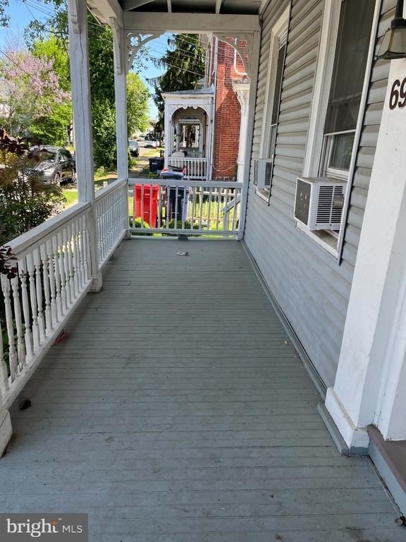 67 Bank Street - Photo 0