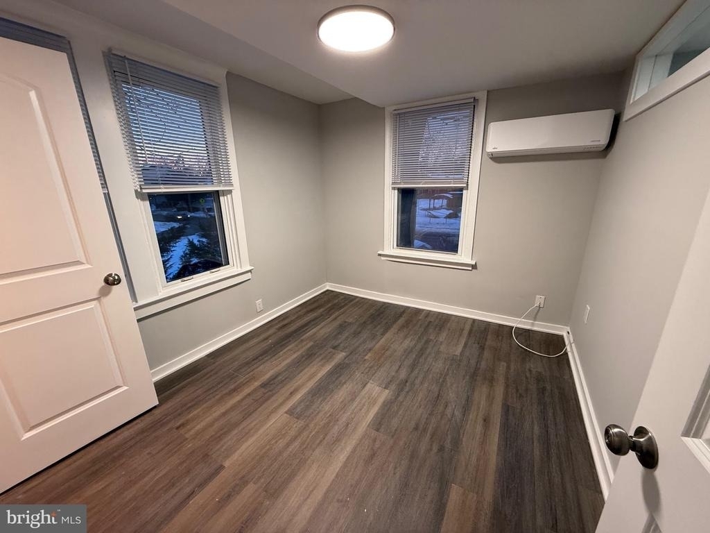 212 Warren Street - Photo 9