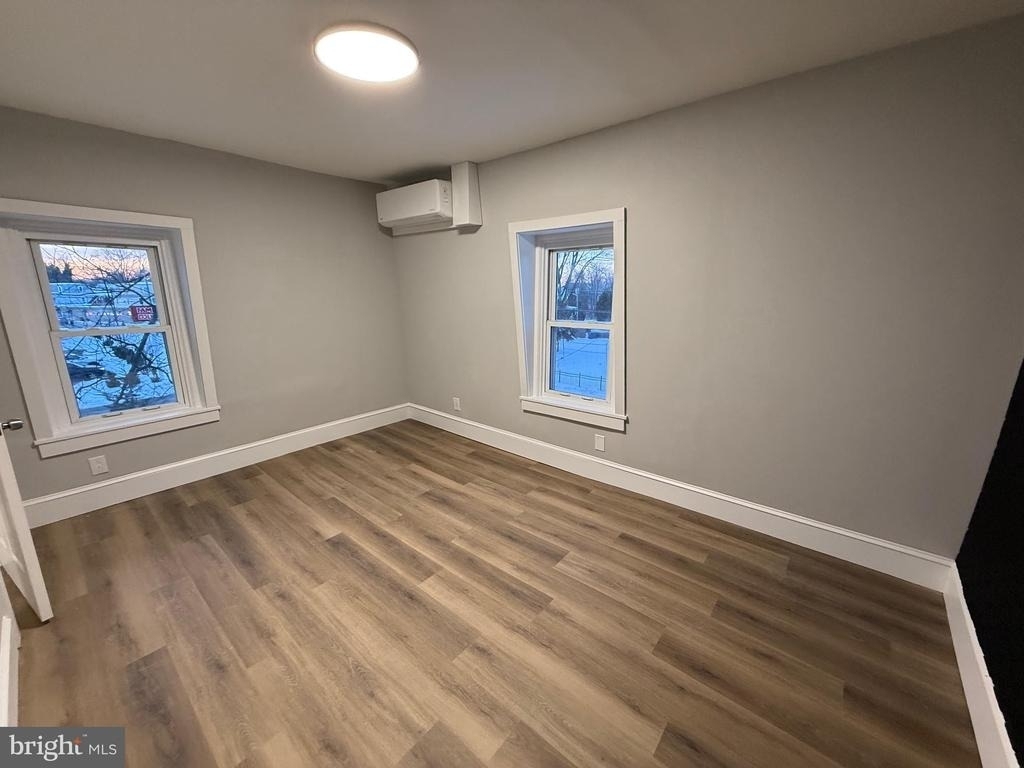 212 Warren Street - Photo 3