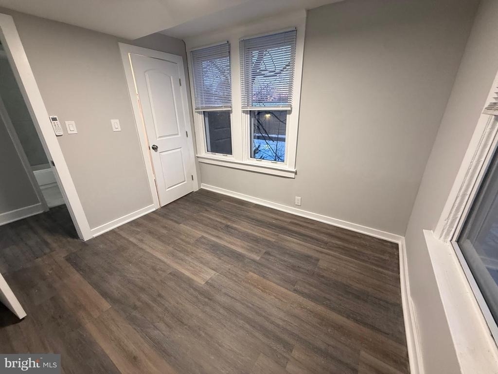 212 Warren Street - Photo 8