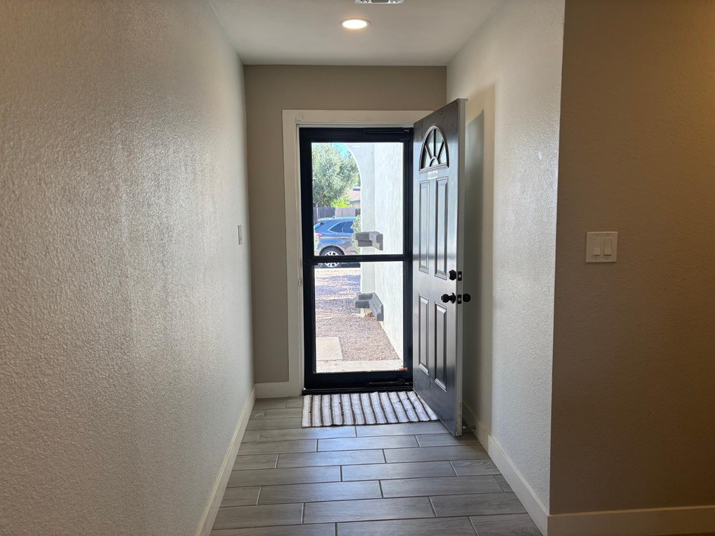 2902 W Straford Drive - Photo 2